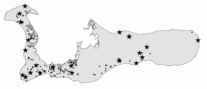 Fig. 1. The location of all potential freshwater turtle sites surveyed between March and June 2007. Locations marked with a star represent those sites where water quality sampling was carried out.